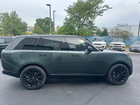 Used 2025 Land Rover Range Rover SE AWD/4WD image 6