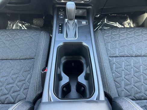 Used 2025 Nissan Kicks SV image 11