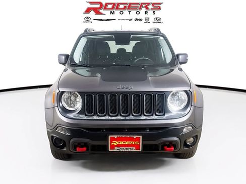Used 2017 Jeep Renegade Trailhawk w/ Premium Trailhawk Package AWD/4WD image 2
