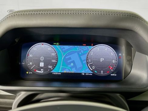 Used 2024 Land Rover Defender 110 X-Dynamic SE image 13