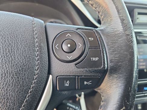 Used 2017 Toyota Corolla SE FWD image 22