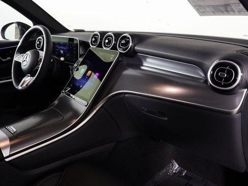 Certified 2025 Mercedes-Benz GLC 300 image 9