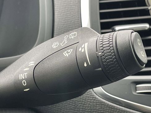 Used 2020 Volvo XC90 T5 Momentum w/ Protection Package Premier image 26