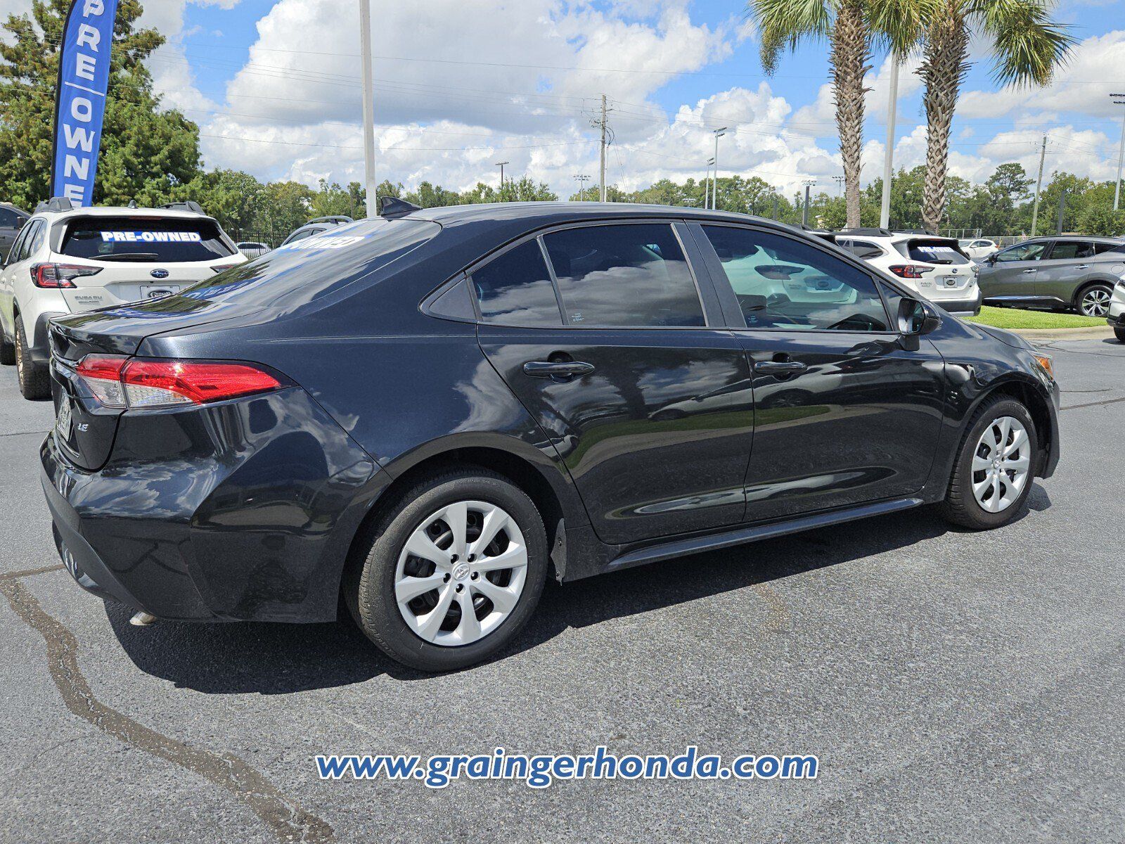 Used 2022 Toyota Corolla LE FWD image 5