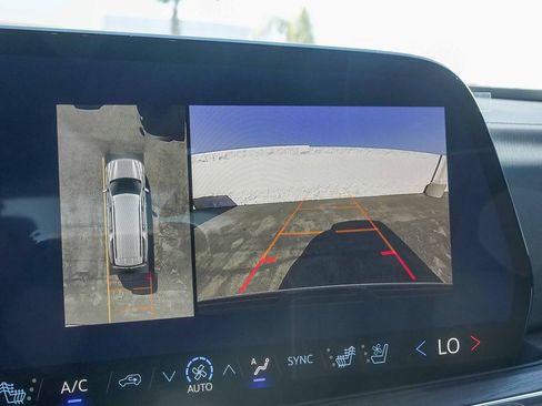 New 2026 Chevrolet Suburban Premier AWD/4WD image 25