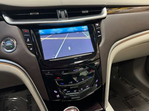 Used 2013 Cadillac XTS Platinum image 25