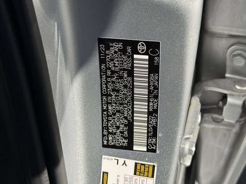 Used 2024 Toyota Prius Prime FWD image 18