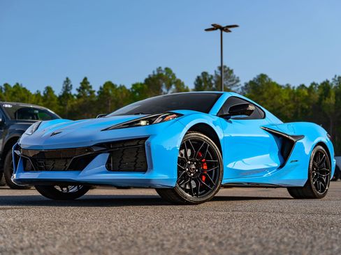 Used 2023 Chevrolet Corvette Z06 image 6