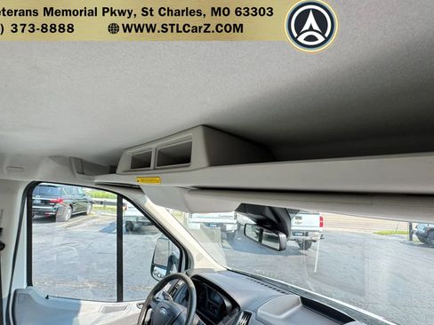 Used 2019 Ford Transit 250 138 RWD image 18