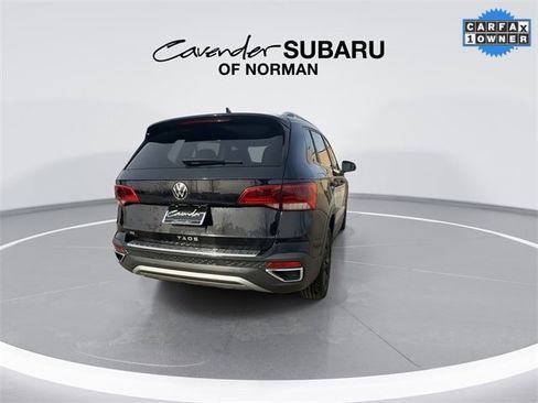 Used 2022 Volkswagen Taos SE image 2