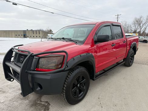 Used 2011 Nissan Titan SV image 1