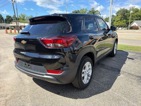 Used 2022 Chevrolet TrailBlazer LS FWD image 6