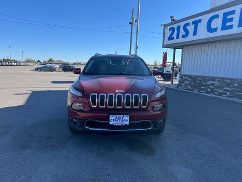 Used 2016 Jeep Cherokee Limited w/ Luxury Group AWD/4WD image 4