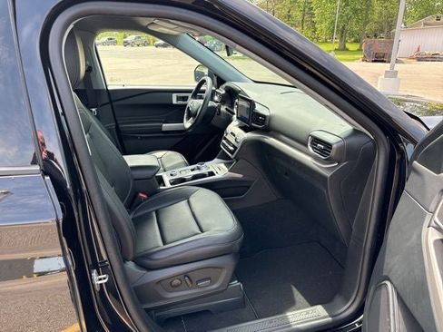 Certified 2024 Ford Explorer XLT w/ Equipment Group 202A AWD/4WD image 5