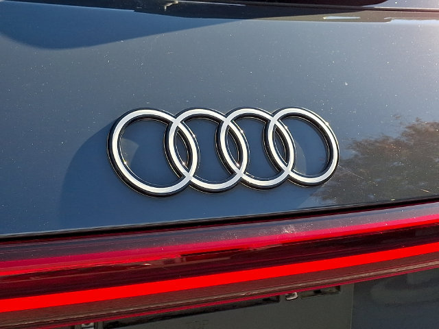 Used 2024 Audi Q8 e-tron Prestige AWD/4WD image 32