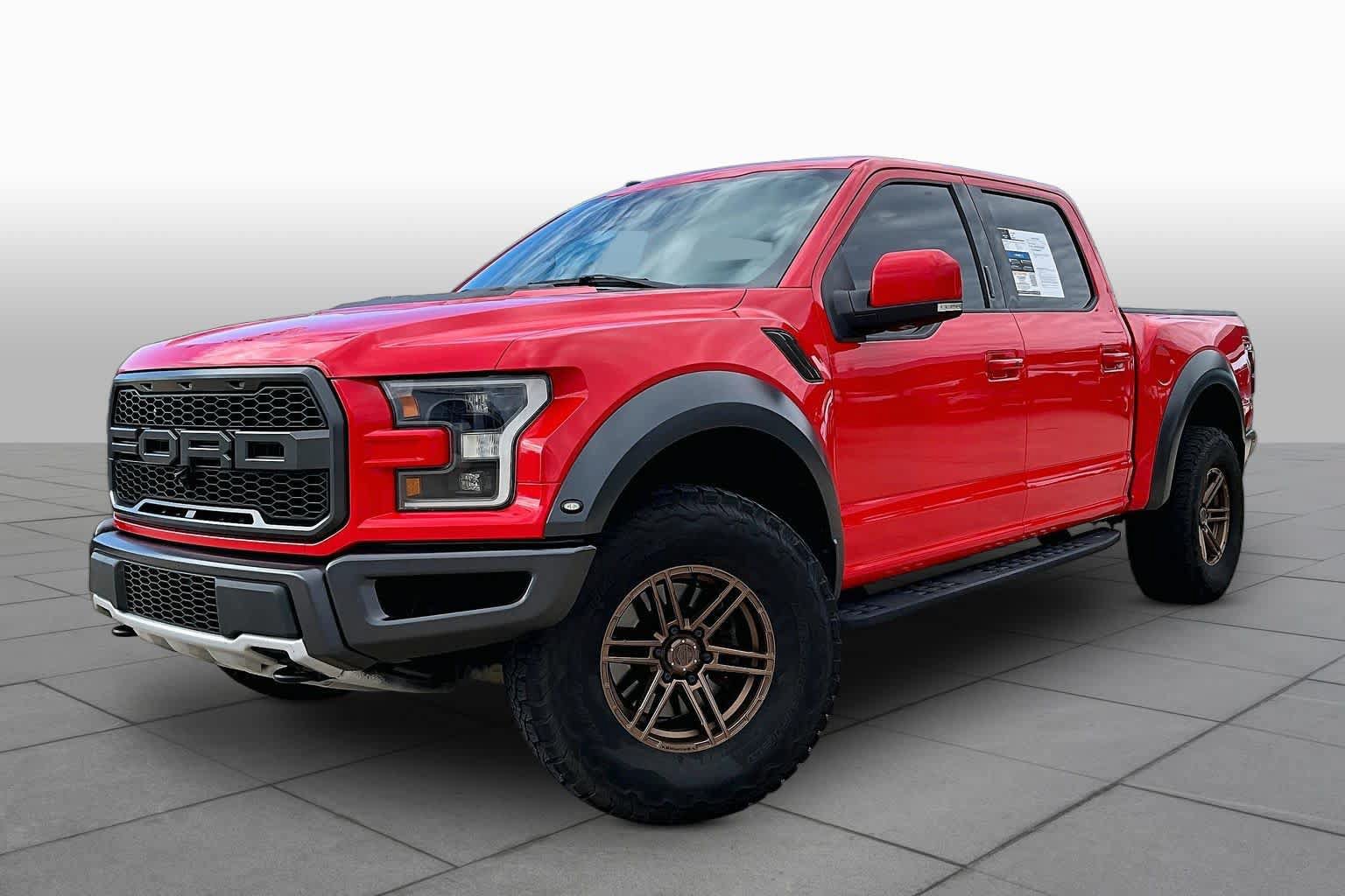 Used 2018 Ford F150 Raptor w/ Equipment Group 802A Luxury AWD/4WD image 2