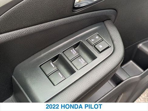 Used 2022 Honda Pilot Sport image 13