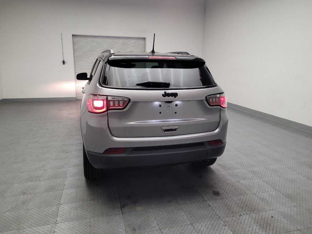 Used 2018 Jeep Compass Latitude w/ Popular Equipment Group FWD image 6
