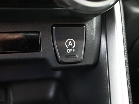Used 2020 Toyota RAV4 XLE Premium FWD image 26