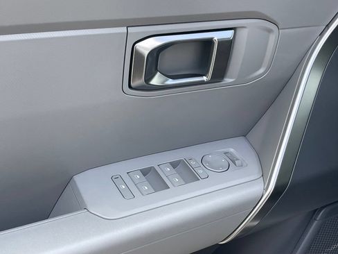 New 2027 Kia Seltos LX FWD image 11