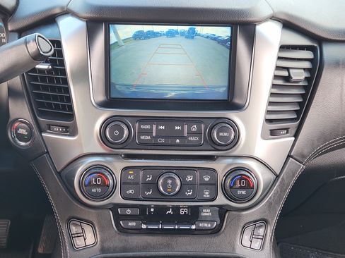 Used 2019 Chevrolet Suburban Premier AWD/4WD image 19