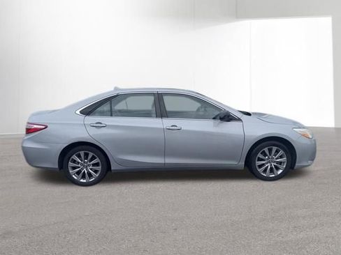 Used 2017 Toyota Camry XLE w/ Advanced Technology Package FWD image 5