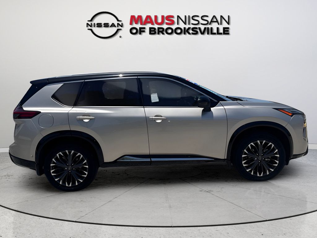 Used 2024 Nissan Rogue Platinum FWD image 13