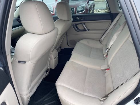 Used 2009 Subaru Outback 2.5i Special Edition image 11