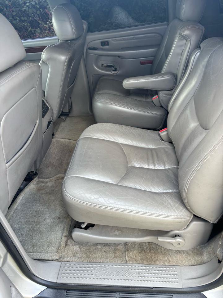 Used 2004 Cadillac Escalade ESV AWD image 20