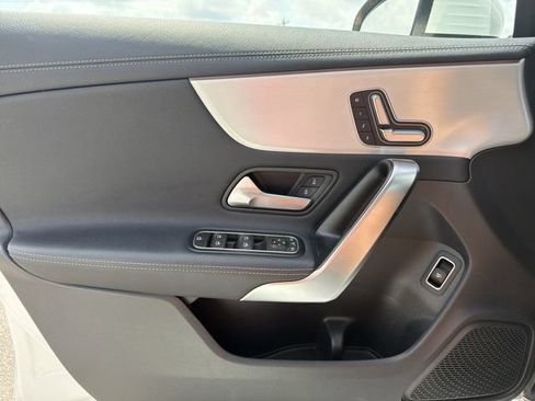 Used 2025 Mercedes-Benz CLA 250 image 34