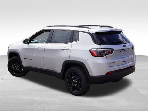 New 2025 Jeep Compass Latitude w/ Sun & Sound Group image 5