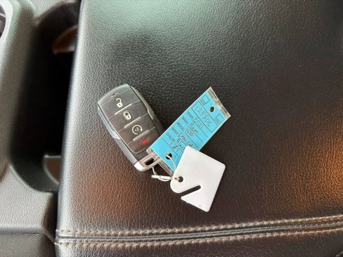 Used 2021 RAM 1500 Big Horn image 2