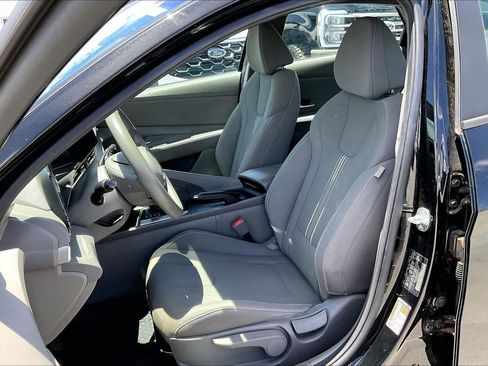 Used 2024 Hyundai Elantra SEL FWD image 11