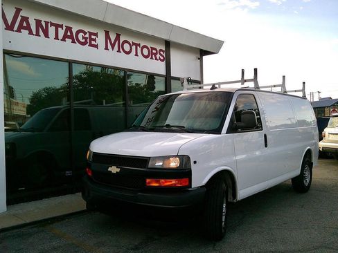 Used 2019 Chevrolet Express 3500 w/ Driver Convenience Package image 1