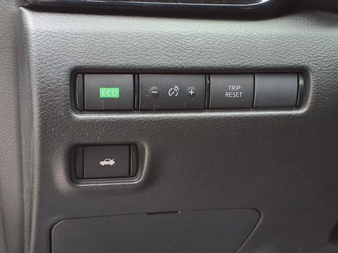 Certified 2023 Nissan Sentra SV image 21