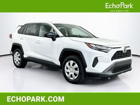 Used 2025 Toyota RAV4 LE AWD/4WD image 1