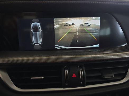 Used 2022 Alfa Romeo Stelvio Veloce image 24