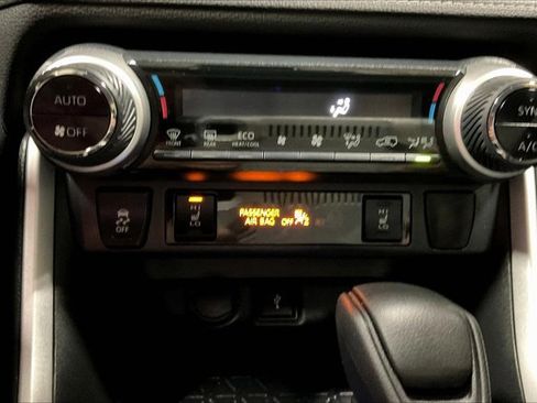 Used 2020 Toyota RAV4 XLE w/ Convenience Package image 32