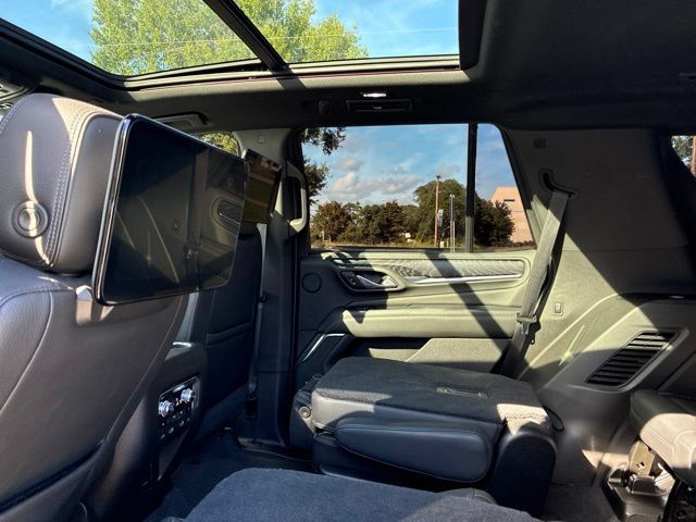 Used 2021 GMC Yukon Denali w/ Denali Ultimate Package AWD/4WD image 21
