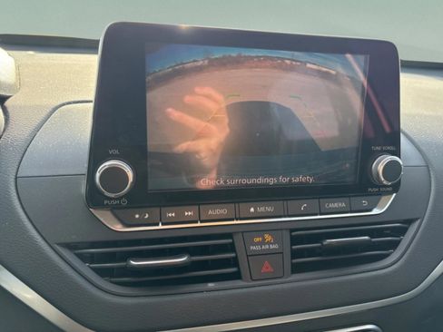 Used 2022 Nissan Altima 2.5 SV image 17