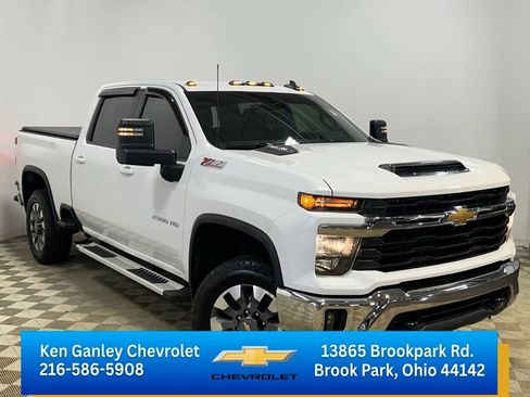 Used 2024 Chevrolet Silverado 2500 LT w/ All Star Edition AWD/4WD image 3