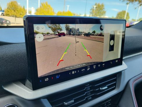 Used 2025 Ford Explorer ST image 23