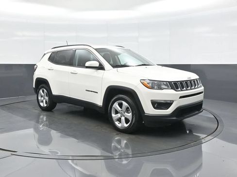 Used 2018 Jeep Compass Latitude w/ Popular Equipment Group FWD image 1