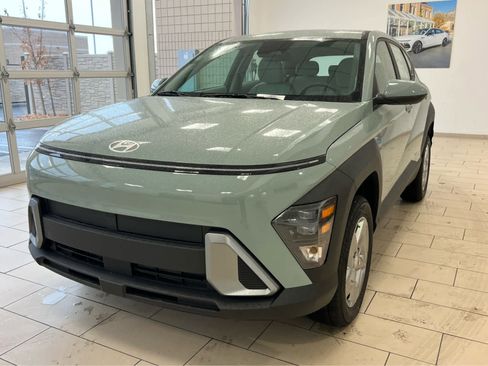 New 2026 Hyundai Kona SE image 2