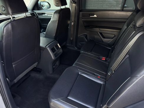 Used 2020 Volkswagen Atlas Cross Sport SE w/ Towing Package AWD/4WD image 17