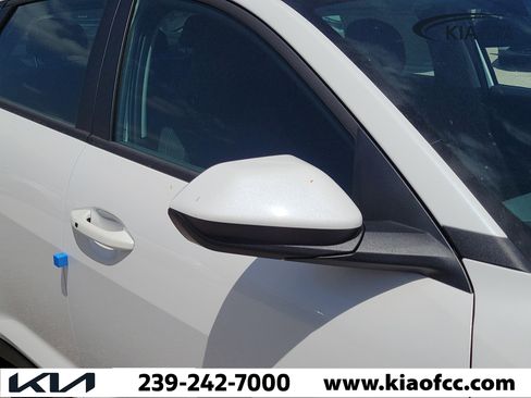 New 2026 Kia K4 LXS image 8