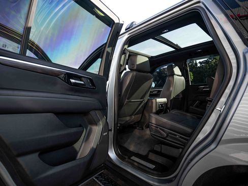 Used 2025 Chevrolet Tahoe Z71 w/ Comfort Package AWD/4WD image 15