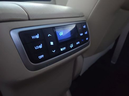 Used 2018 Toyota Highlander Limited Platinum AWD/4WD image 14