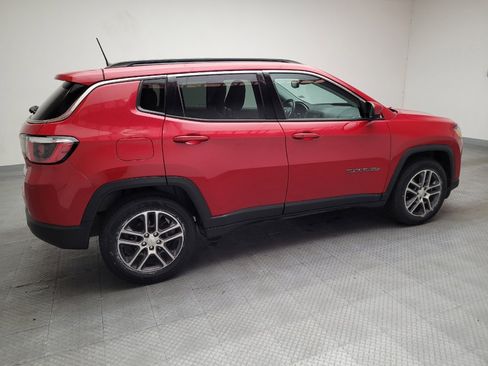 Used 2018 Jeep Compass Latitude w/ Popular Equipment Group FWD image 10