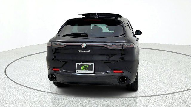 Used 2024 Alfa Romeo Tonale Veloce AWD/4WD image 8
